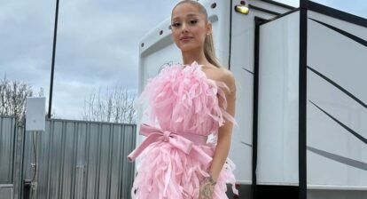 i’m-obsessed-with-ariana-grande’s-balenciaga-fied-glinda-look